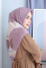 Hijab Segiempat Specta - Tugu Yogyakarta